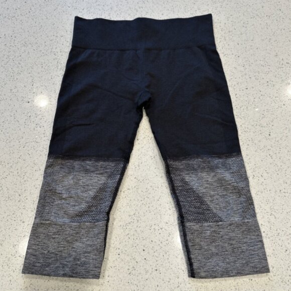 LULULEMON 8 Seamlessly Street Heathered Black Cropped Leggings High Compression - Picture 7 of 13